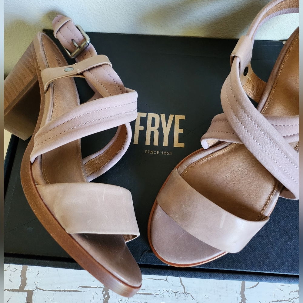 NEW W/Flaw FRYE 8.5 Dani Criss Cross Lilac